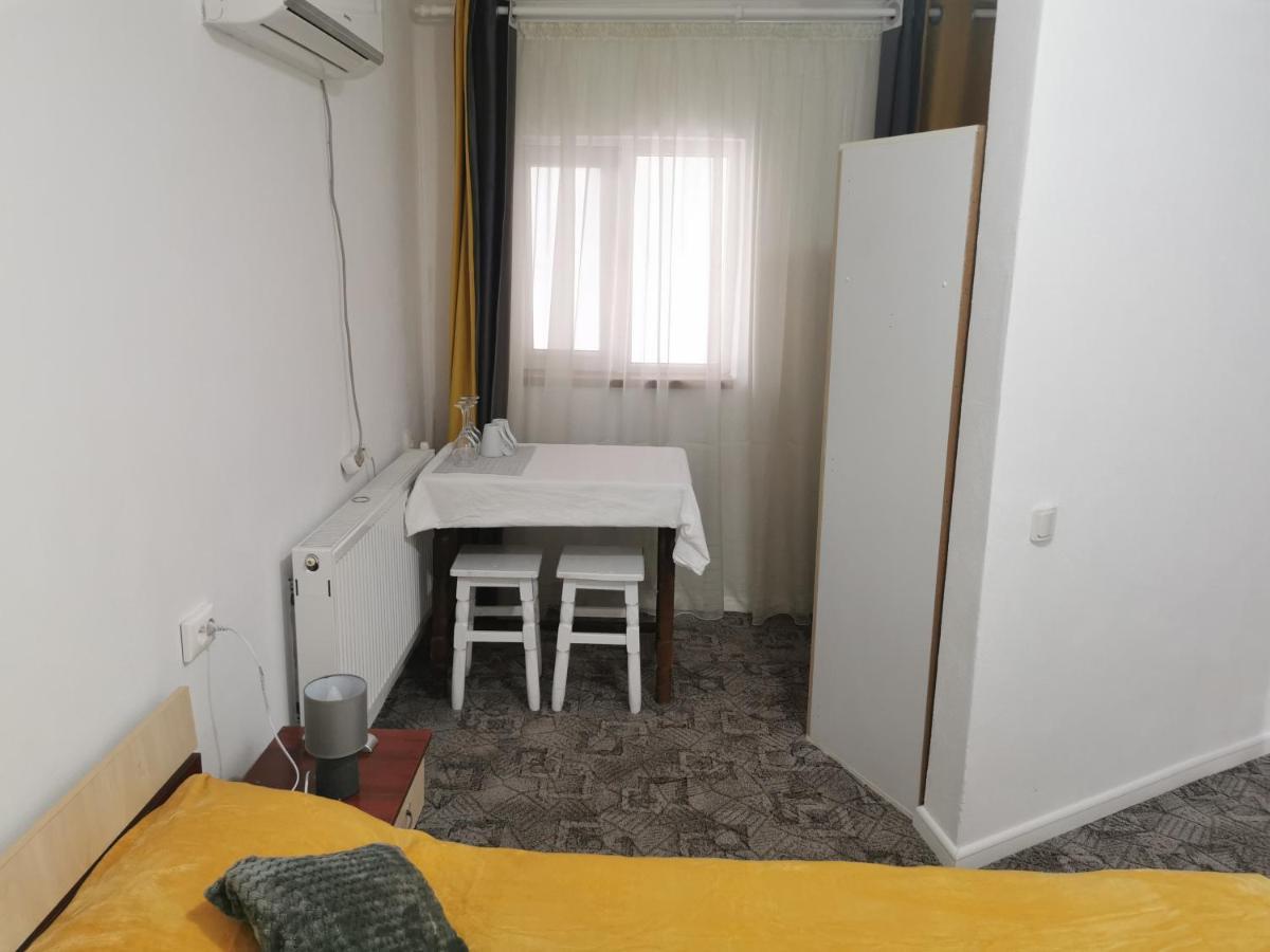 Casa Davison Lägenhet Târgu Jiu Exteriör bild