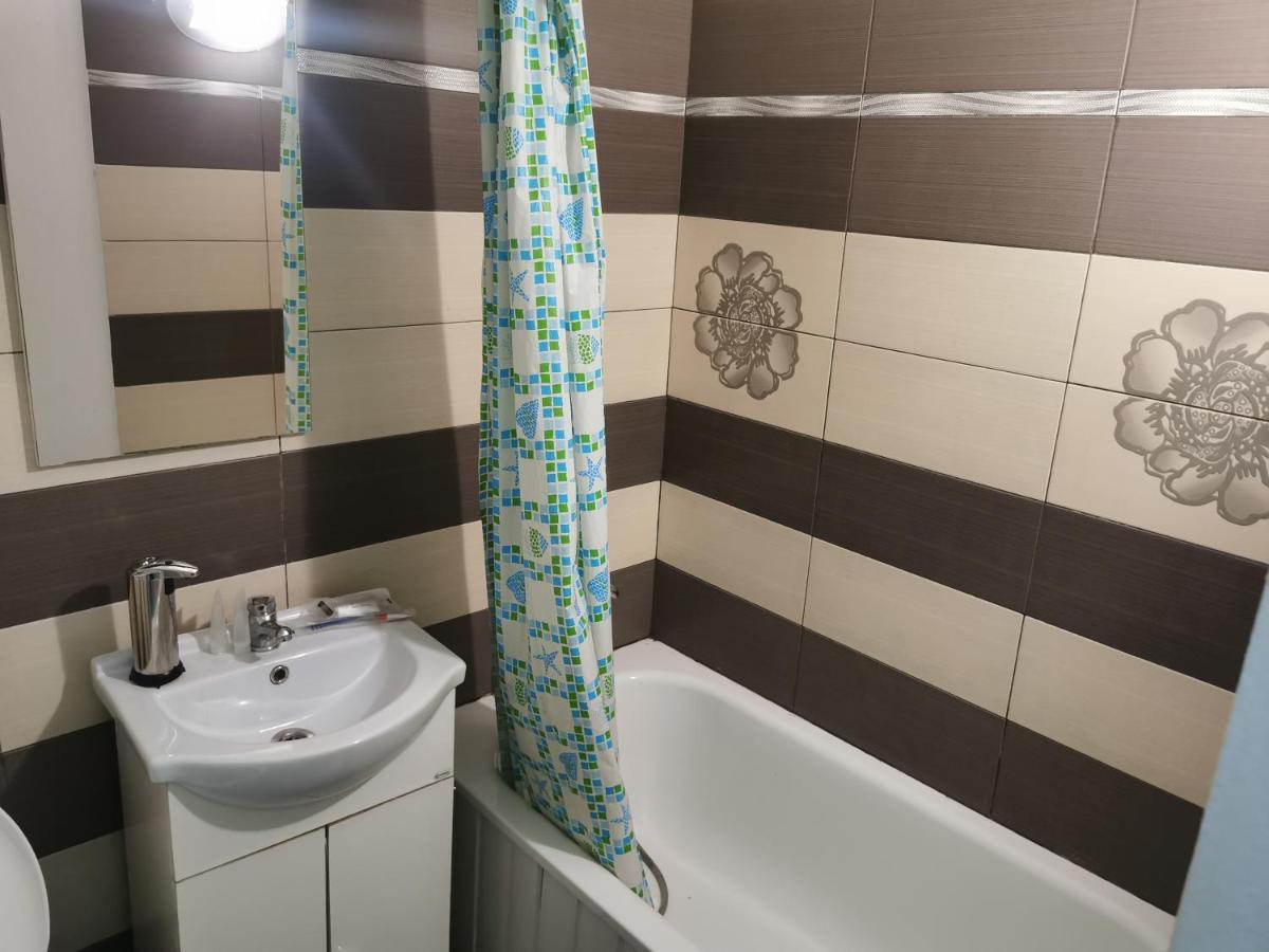 Casa Davison Lägenhet Târgu Jiu Exteriör bild