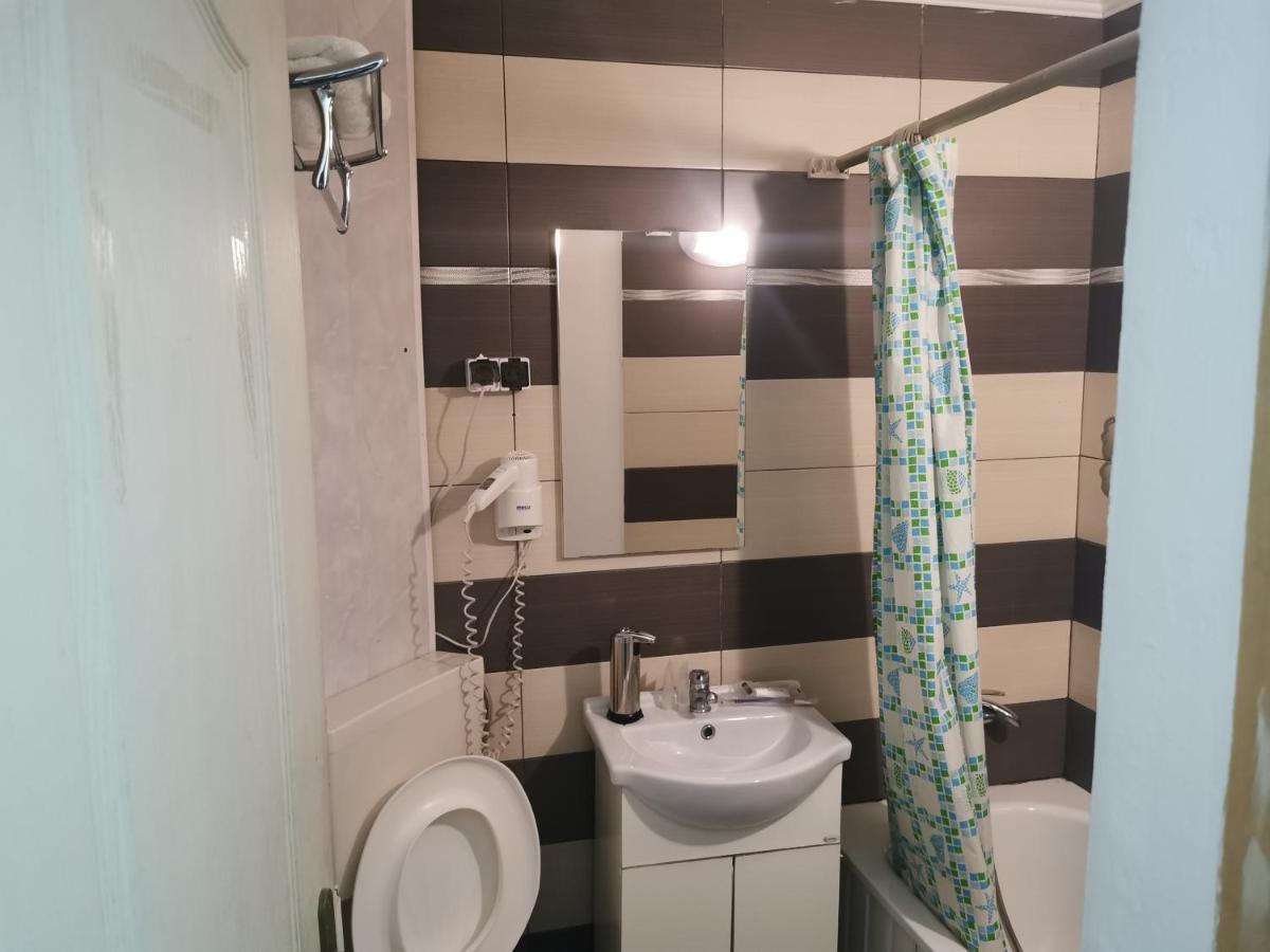 Casa Davison Lägenhet Târgu Jiu Exteriör bild