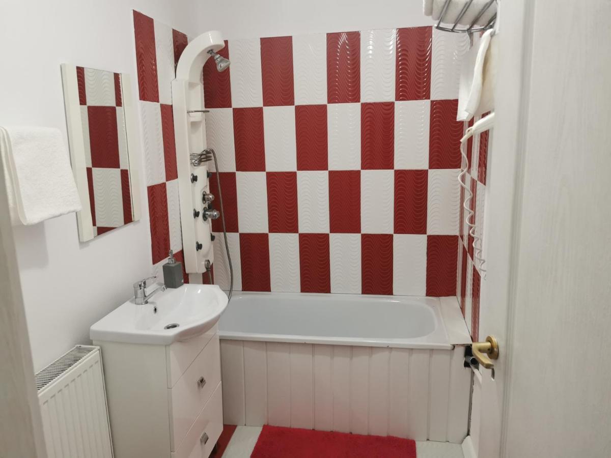 Casa Davison Lägenhet Târgu Jiu Exteriör bild