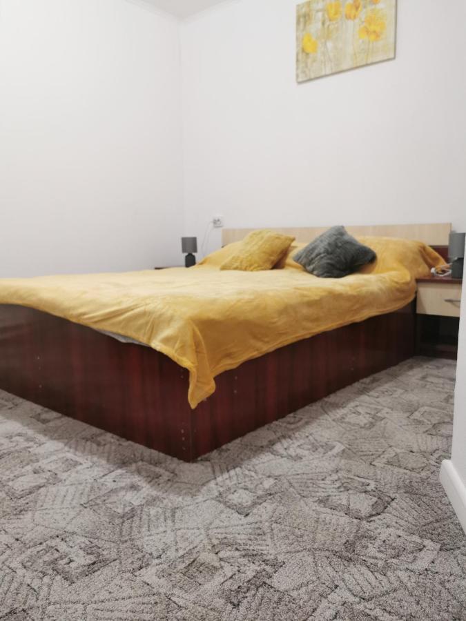 Casa Davison Lägenhet Târgu Jiu Exteriör bild