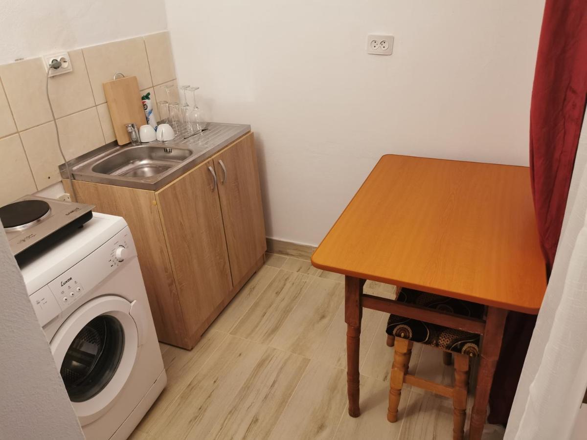 Casa Davison Lägenhet Târgu Jiu Exteriör bild