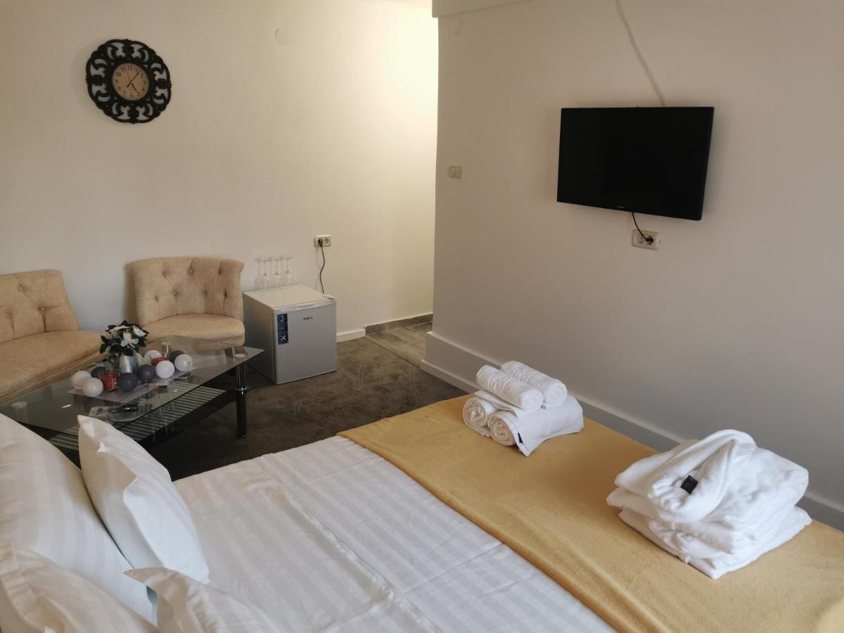 Casa Davison Lägenhet Târgu Jiu Exteriör bild