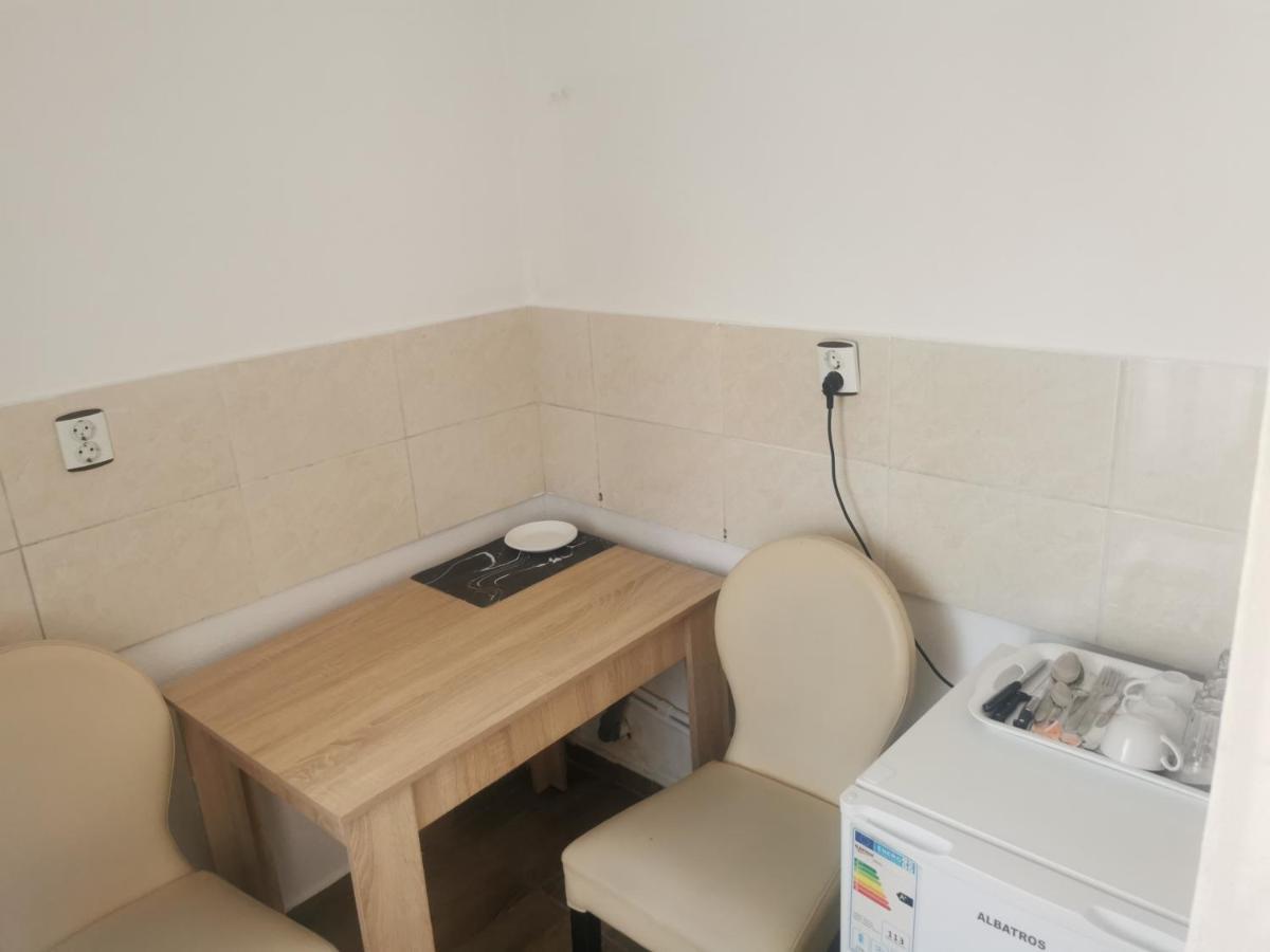 Casa Davison Lägenhet Târgu Jiu Exteriör bild