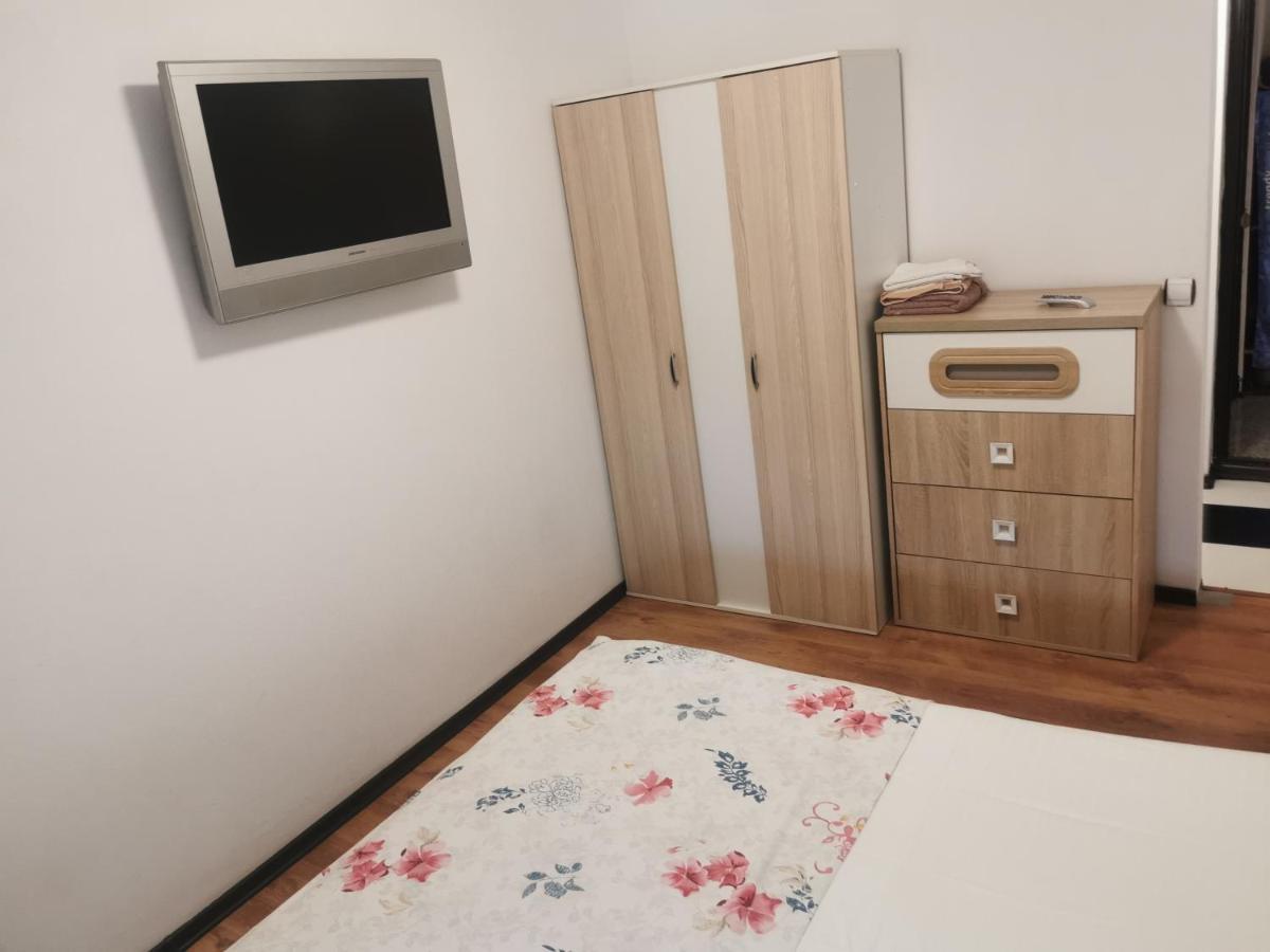 Casa Davison Lägenhet Târgu Jiu Exteriör bild