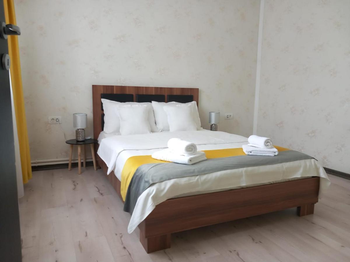 Casa Davison Lägenhet Târgu Jiu Exteriör bild