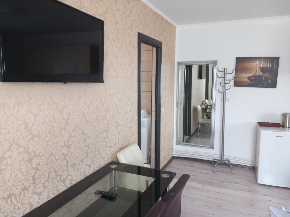 Casa Davison Lägenhet Târgu Jiu Exteriör bild