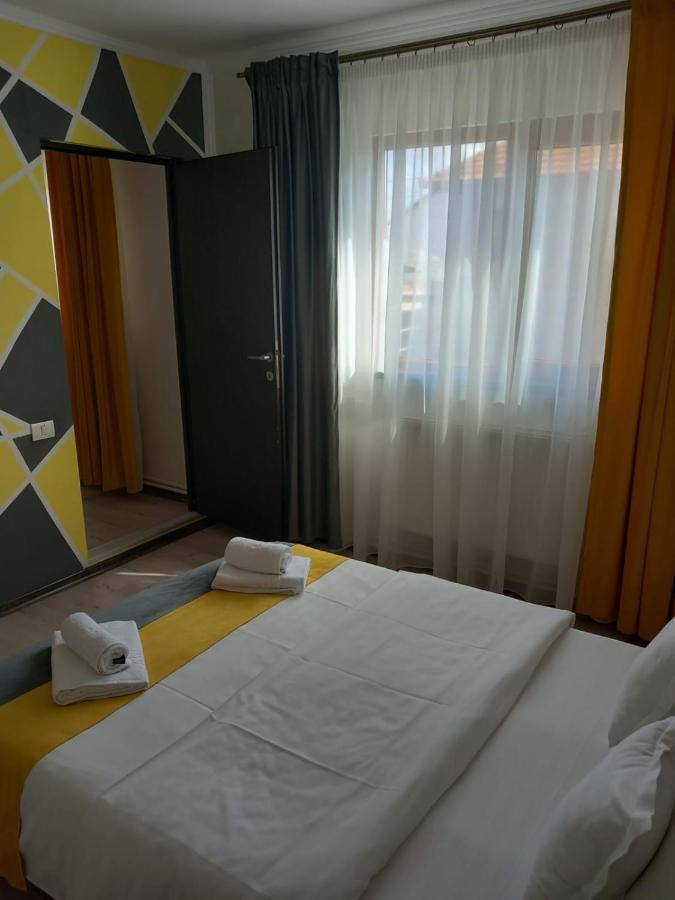 Casa Davison Lägenhet Târgu Jiu Exteriör bild