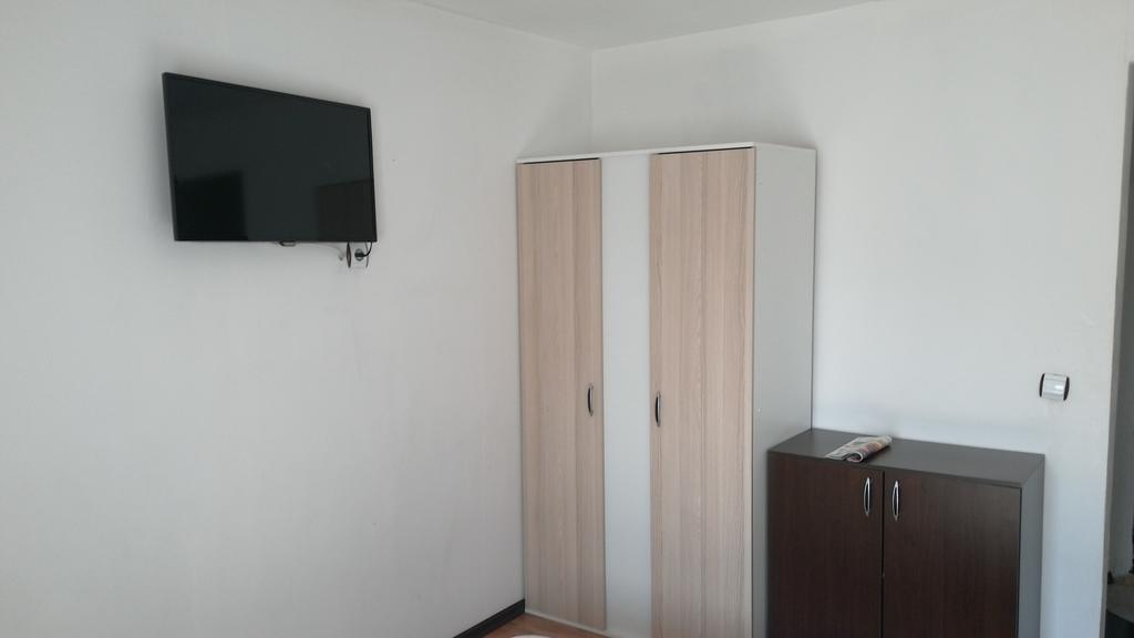 Casa Davison Lägenhet Târgu Jiu Exteriör bild
