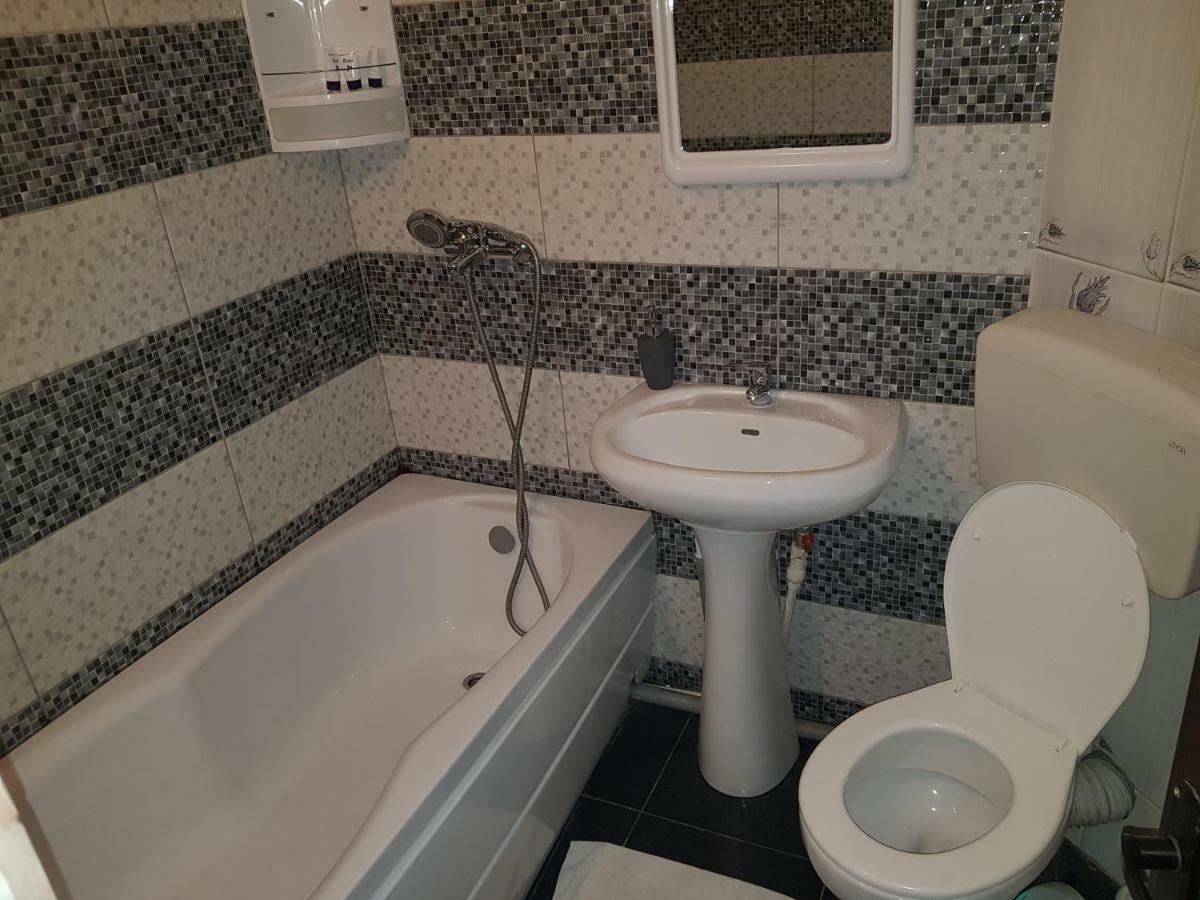 Casa Davison Lägenhet Târgu Jiu Exteriör bild