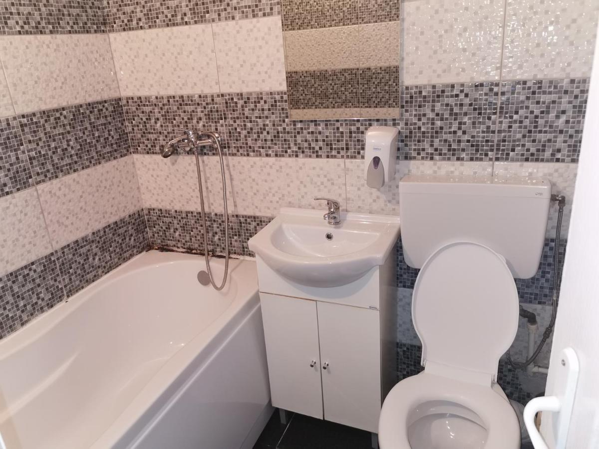 Casa Davison Lägenhet Târgu Jiu Exteriör bild