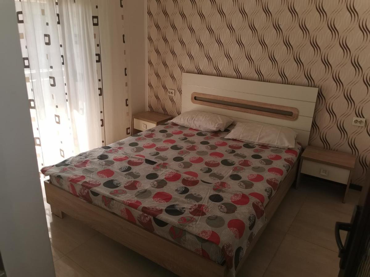 Casa Davison Lägenhet Târgu Jiu Exteriör bild